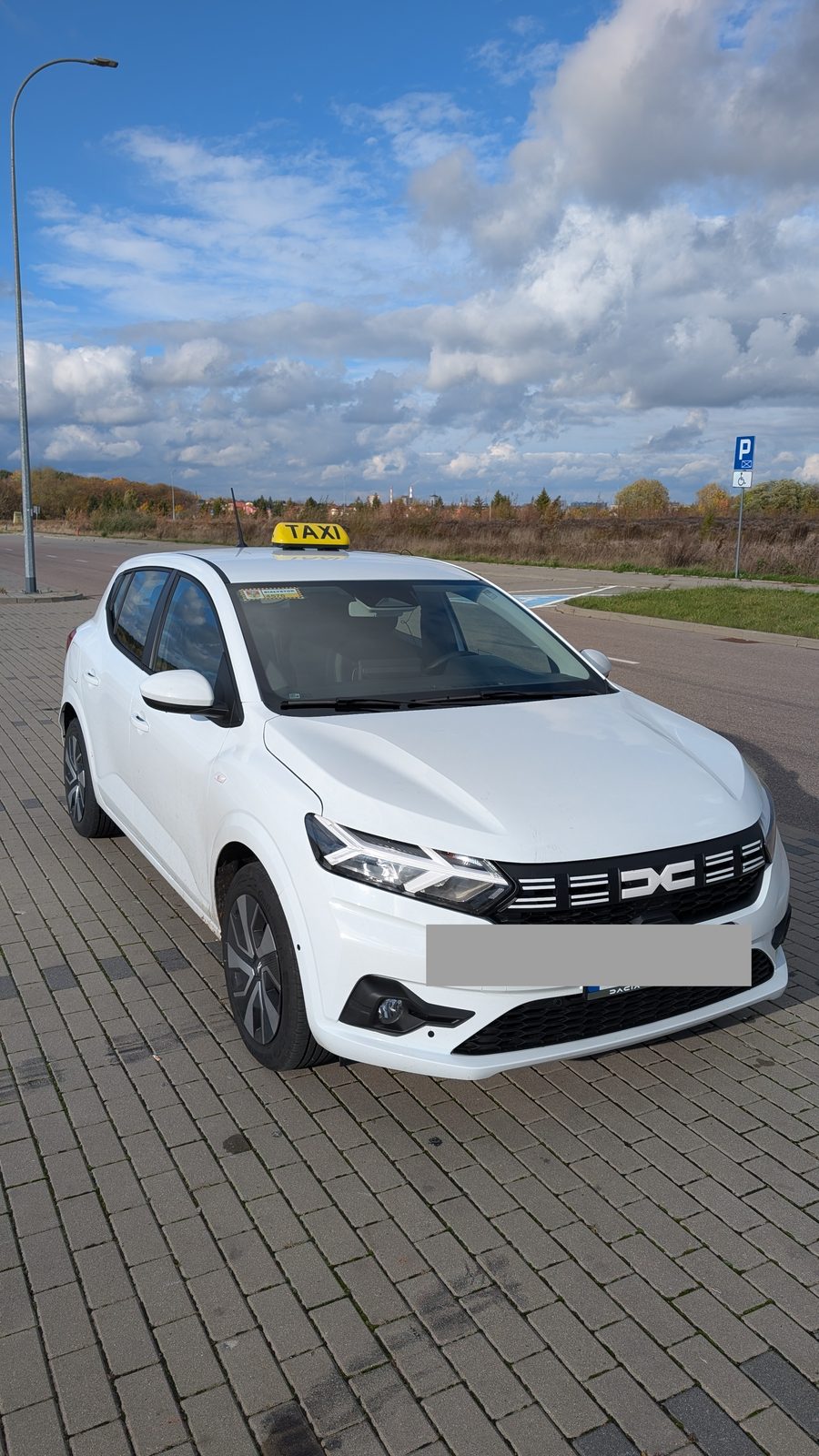 Dacia Sandero z floty CalmDriver Taxi Bialystok